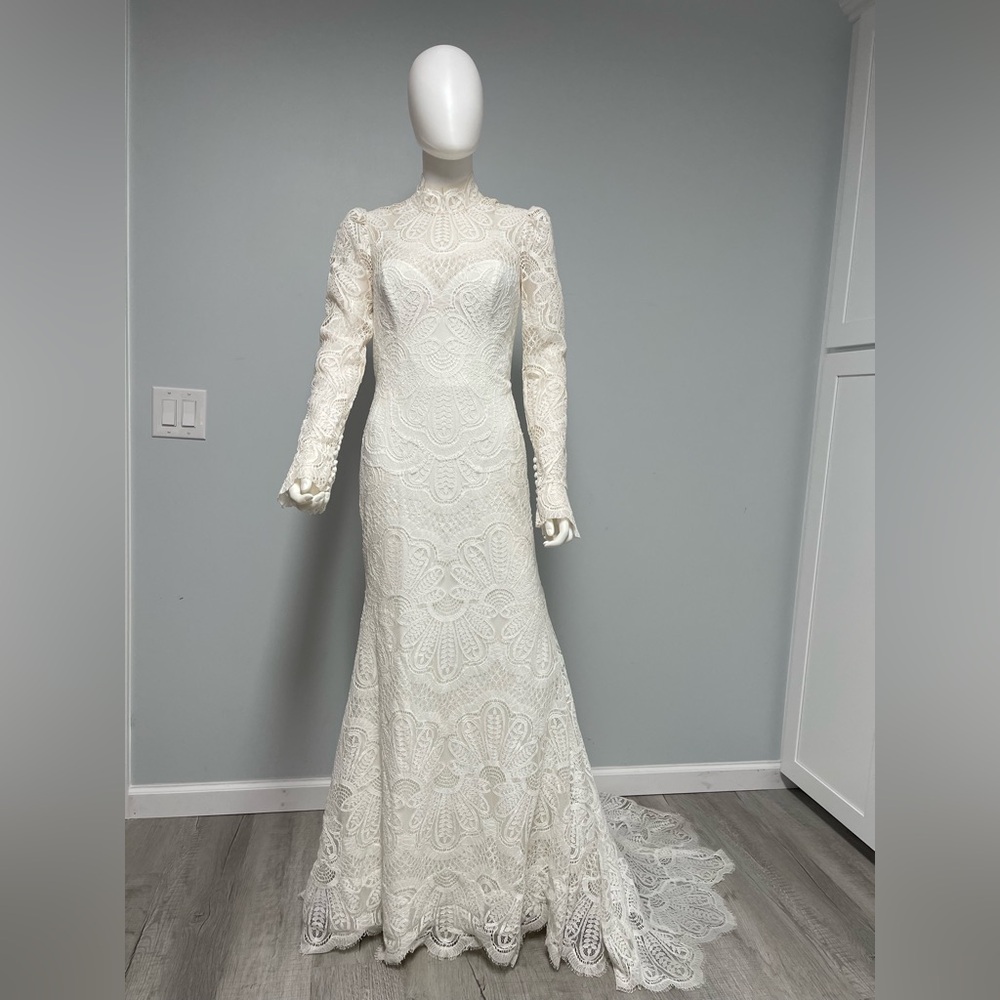 BHLDN Willowby by Watters Orianna High-Neck Open-Back Lace Wedding Gown - Picture 12 of 15